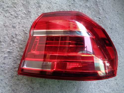 폭스바겐 파사트 8세대 후미등(테일램프) LED-조수석(561945208B) 2016자동차중고부품