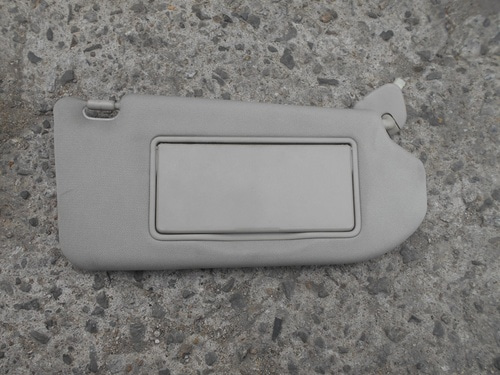 인피니티 G35, 선바이저(썬바이져)-보조석