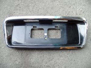 매그너스 도어-트렁크-가니쉬 패널(번호판 다이)-L6자동차중고부품